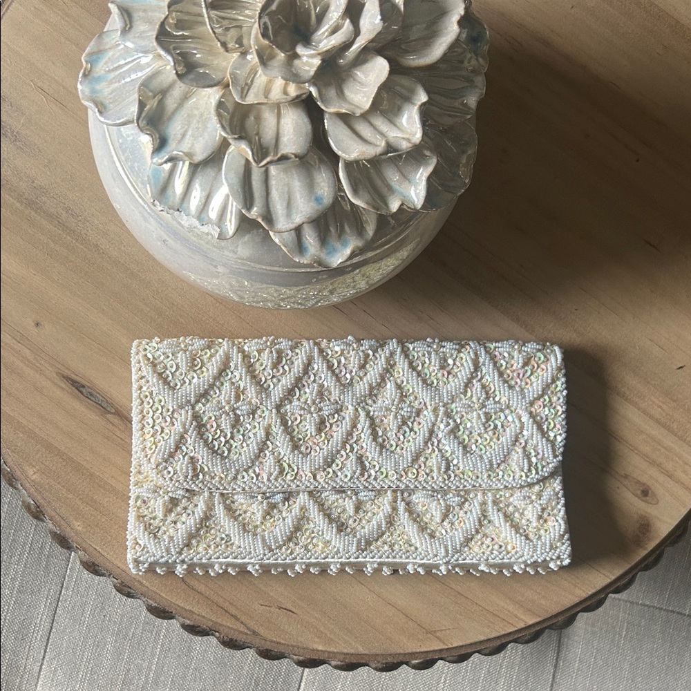 Non Signe Handmade Creme/White Bridal Beaded Clutch Made in Hong Kong